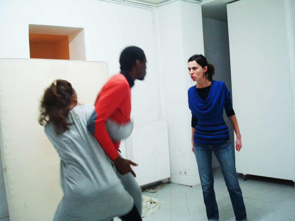 Leonie Renée Klein, Héza Botto and Pauline Garnier as 'Desdemona, Othello and Brabanzio'